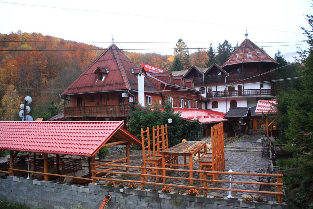 Pensiunea Cetate Balvanyos Exterior photo
